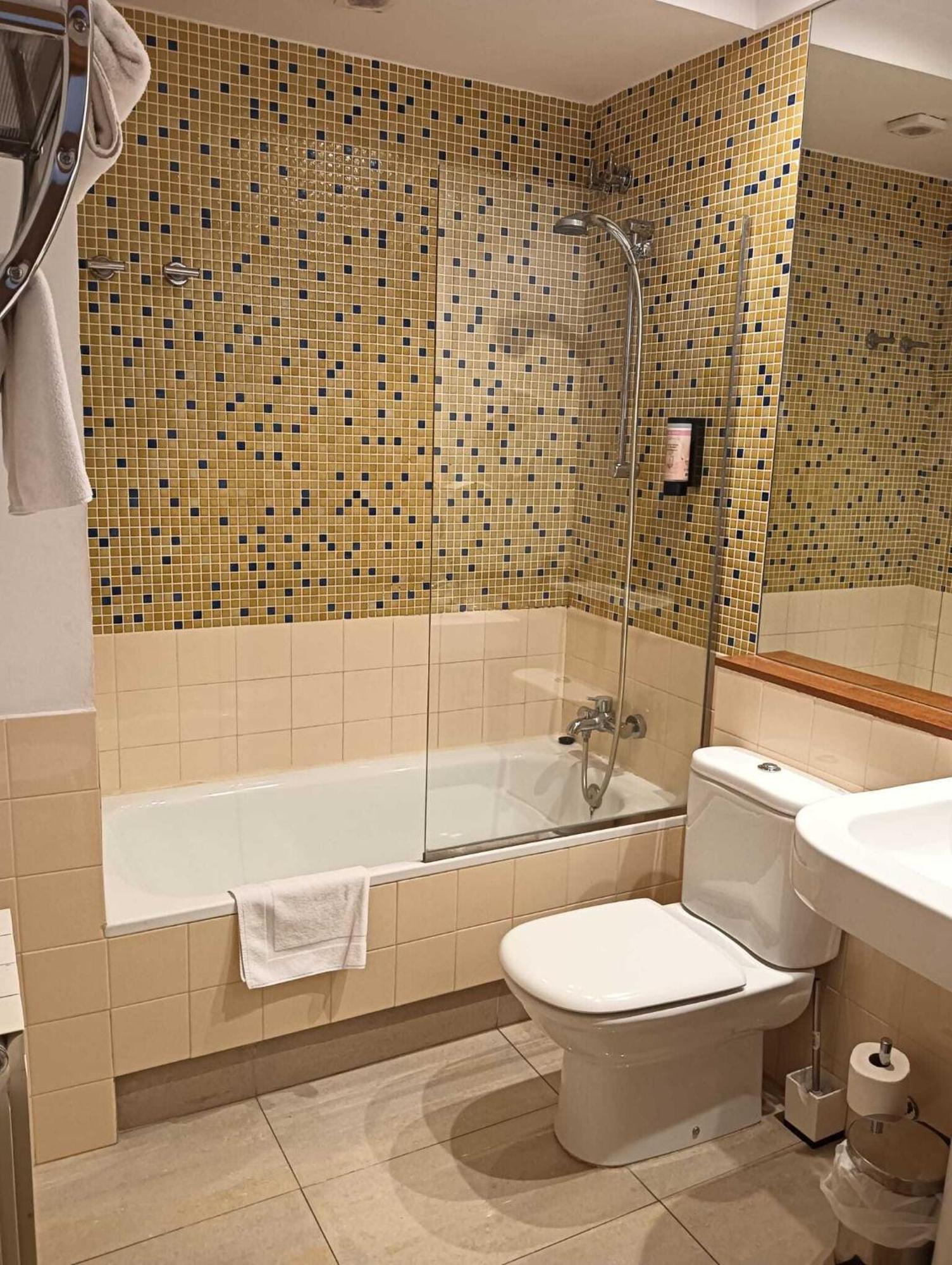Gastro Hotel La Giraldilla Льерганес Номер фото