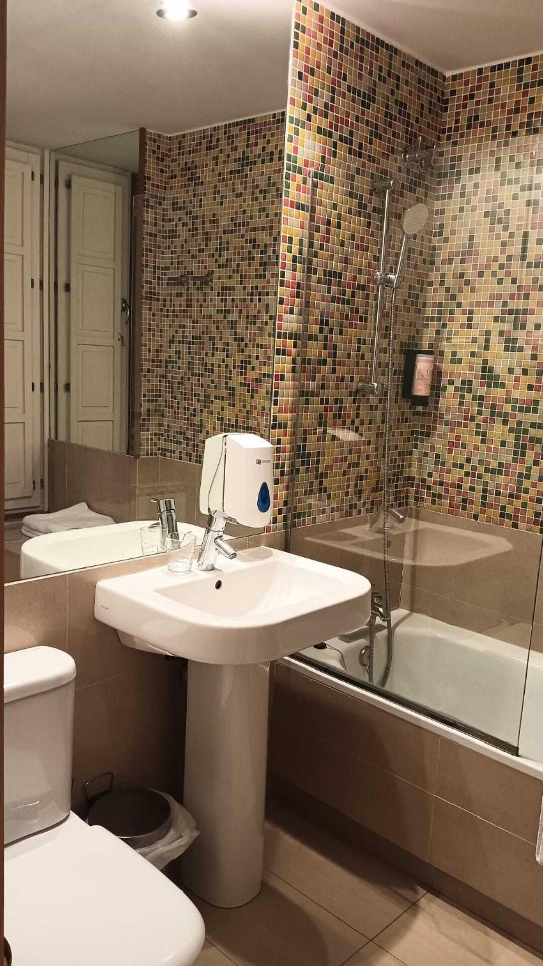 Gastro Hotel La Giraldilla Льерганес Номер фото